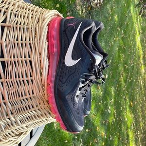 Men’s Nike Airmax Breast Cancer Awareness Sneakers EUC